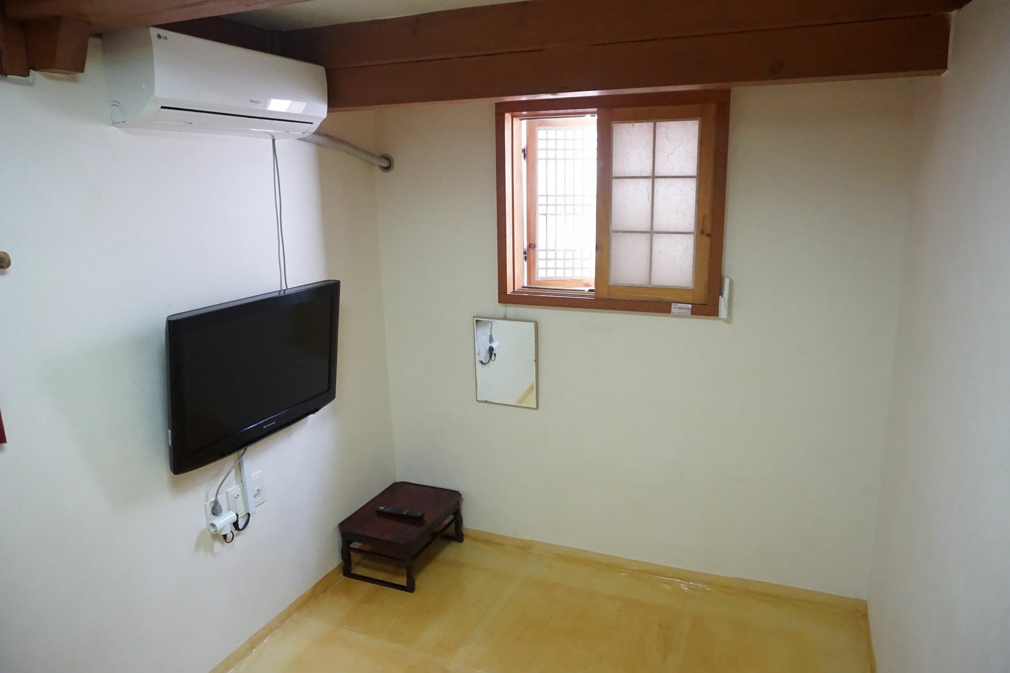 Han Hanok Guesthouse Seoul Exterior photo